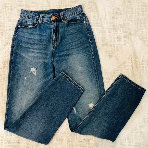 Urban Outfitters Denim - Urban Outfitters BDG High Rise Mom Jeans In EUC